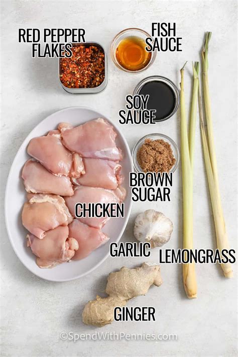 Švieži ingredientai saldžiarūgštei vištienai