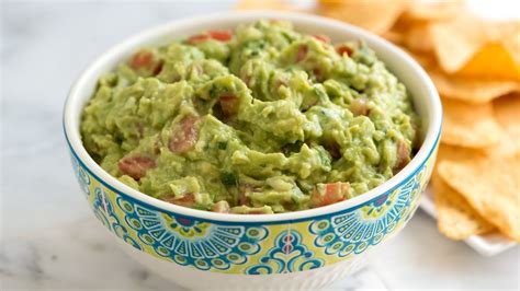 Patiekimo idėjos su guacamole ir salsa