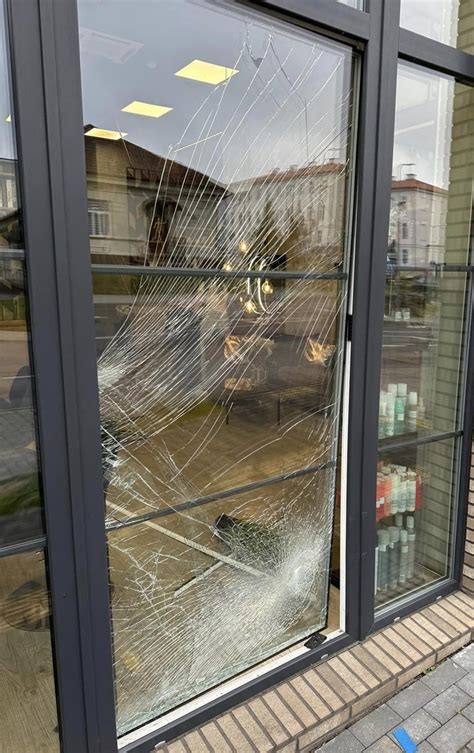 Restorano uždarymo pranešimas