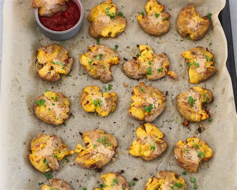 Keptos bulvės su parmezanu