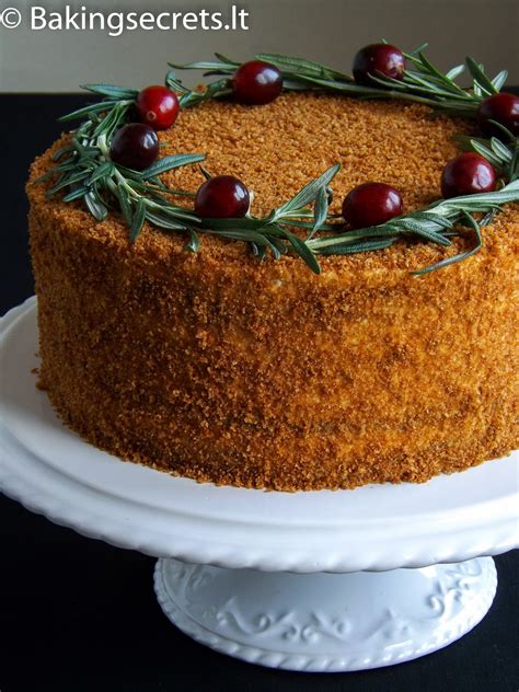 Biskvitinis medaus tortas