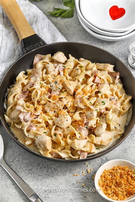 Vištienos Carbonara patiekalas