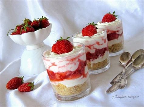 Įvairūs desertai su varškės kremu