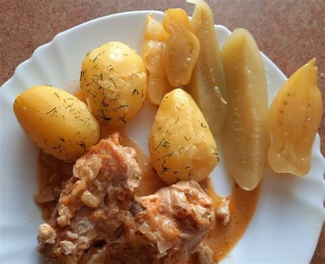 Troškinys su bulvėmis ir kiaulienos konservais