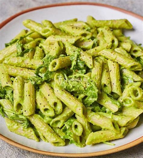 Stiklainiai su naminiu pesto padažu šaldytuve