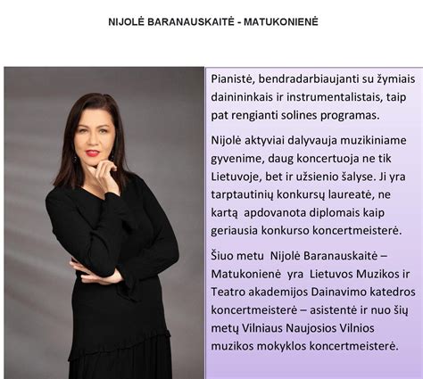 Nijolė Baranauskaitė prie fortepijono