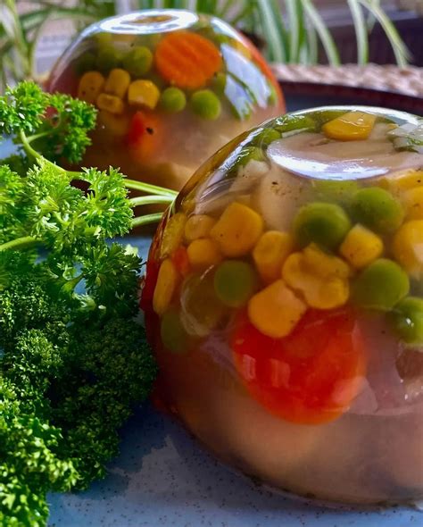 Blynų su įvairiomis daržovėmis ingredientų paruošimas
