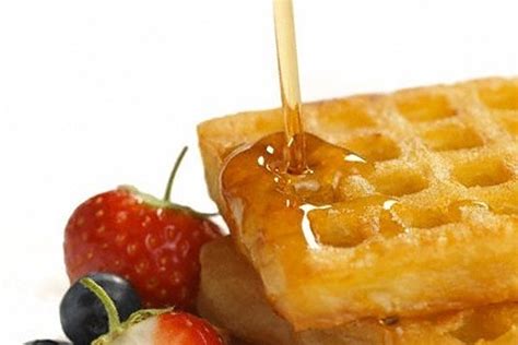 Vafliai su pasukomis ir klevų sirupu