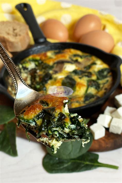 Mini omletų su špinatais ir feta keksiukuose pavyzdys