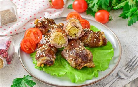 Mėsos suktinukai su daržovėmis kepimo formoje