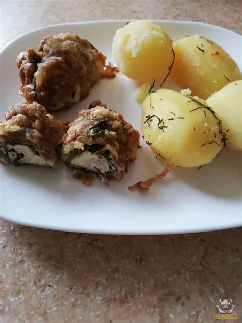 Apskrudę kiaulienos suktinukai su įdaru