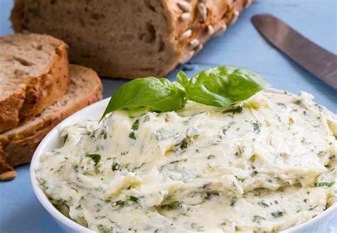 Aioli padažas su šviežiomis žolelėmis