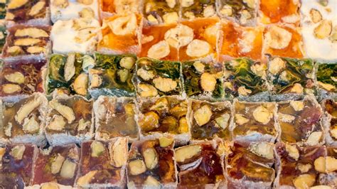 Tradiciniai turkiški desertai: Baklava ir Lokum
