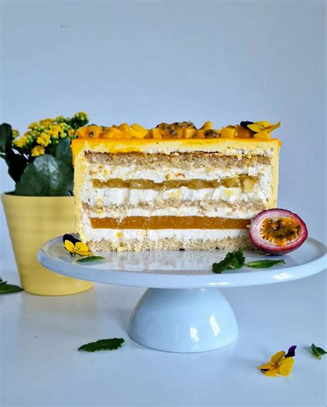 Mimozos tortas su ananasais
