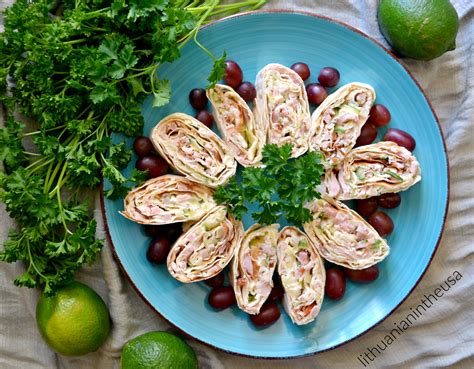 suktinukai su kumpiu ir sūriu