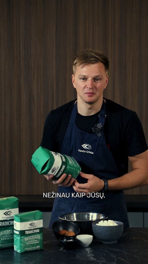 Moliūginiai biscotti ingredientai ant stalo