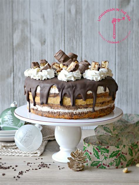 Sluoksniuotas karamelinis Snickers tortas