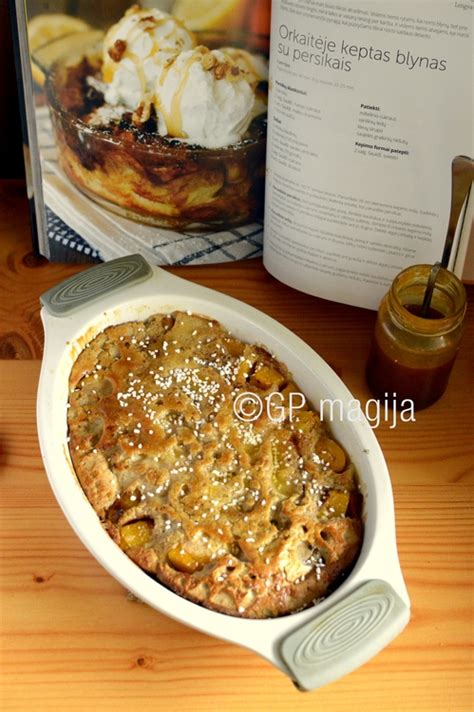 Keptas blynas su persikais