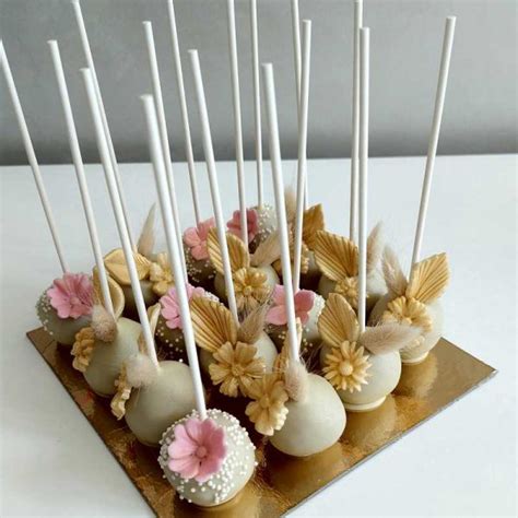 Macarons ir Cake Pops - populiarūs desertai