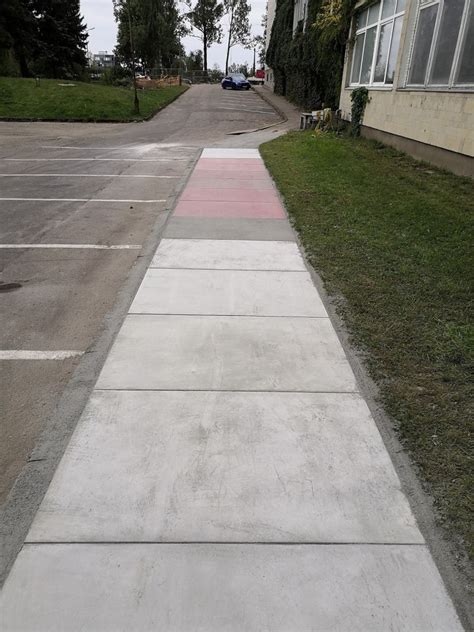 Betono moduliai pėsčiųjų takams ir keliams