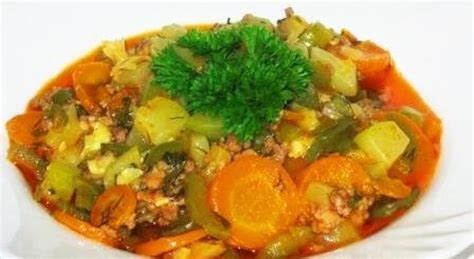 Pyrago su mėsa ir daržovėmis ingredientai