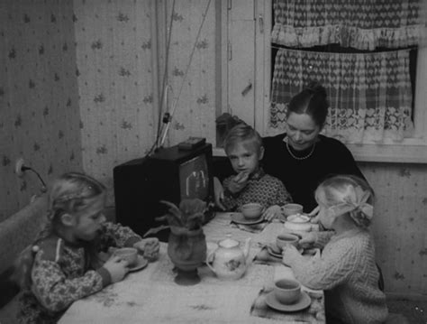 Scena iš filmo „Varguoliai irgi verkia“, atspindinti telenovelės įtaką