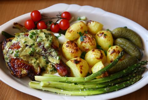 Smidrai su bulvėmis ir garstyčių padažu