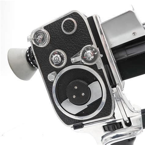 Senovinė Bolex kamera, simbolizuojanti Meko kūrybos pradžią