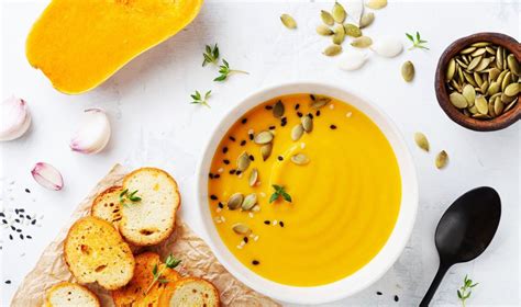 Įvairių lengvai virškinamų maisto produktų koliažas