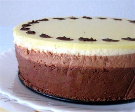 Trijų šokoladų tortas pjūvyje