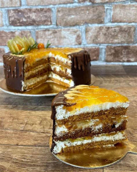 Gardus keptas biskvitinis tortas