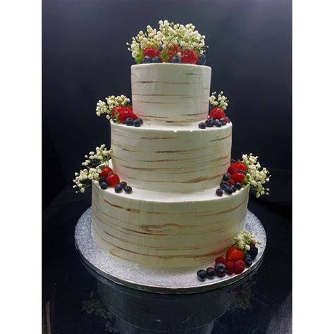 Trijų aukštų blynų tortas