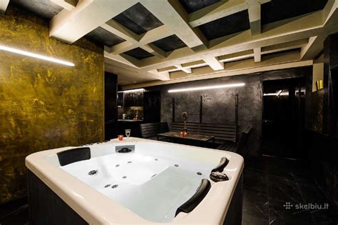 Gotikiniai apartamentai su jacuzzi