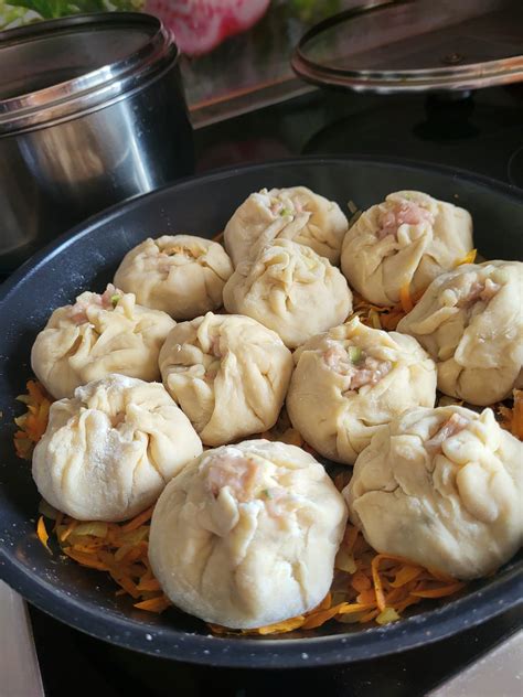 Chinkaliai su šviežiomis žolelėmis