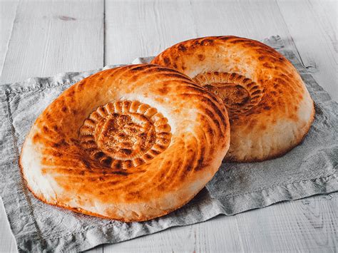 Tradicinis uzbekų obi non kepalas