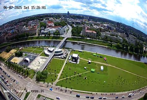 Vilniaus miesto panorama su matomais restoranais