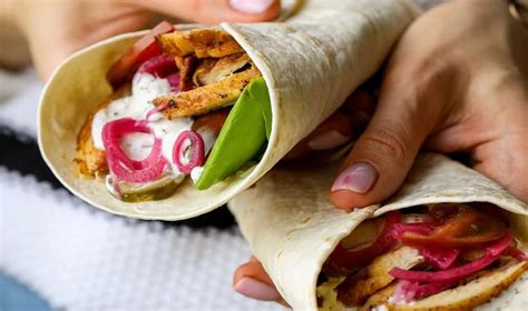 Naminis kebabas ant grilio