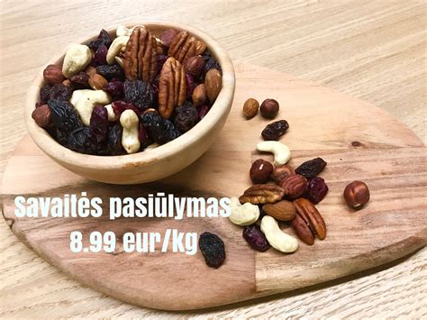 Džiovintų vaisių ir medaus asortimentas