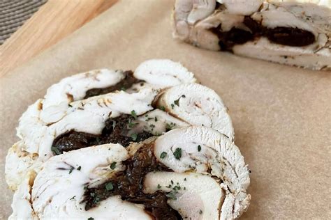 Įvairūs ingredientai vištienos vyniotinio įdarams