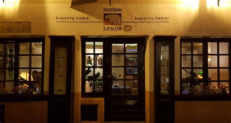 XV amžiaus rūsio salė restorane Lokys