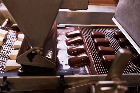 Šokoladu aplietų sūrelių formavimo procesas