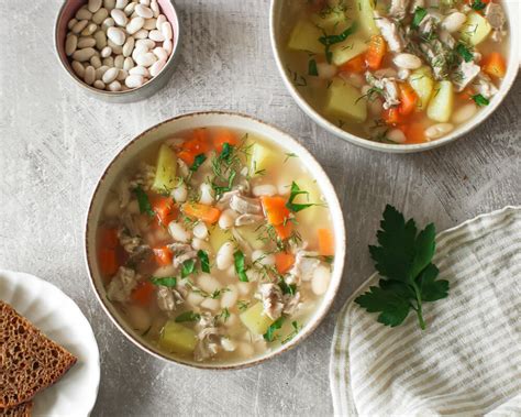 Tradicinės pupelių sriubos ingredientai