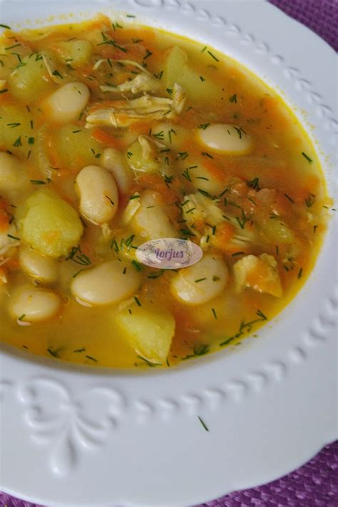 Pupelių sriuba su vištiena ir slyvomis