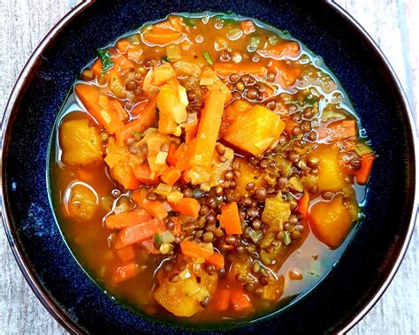 Dubuo su moliūgų ir lęšių sriuba