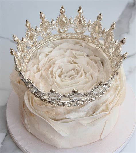 Tortas su šokoladiniu veliūru