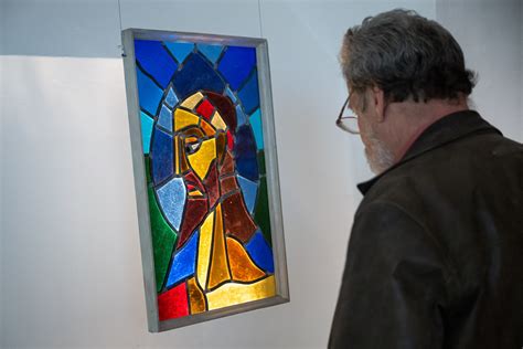 Valgomi sausainių vitražai