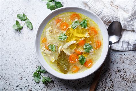 Ingredientai vištienos sriubai