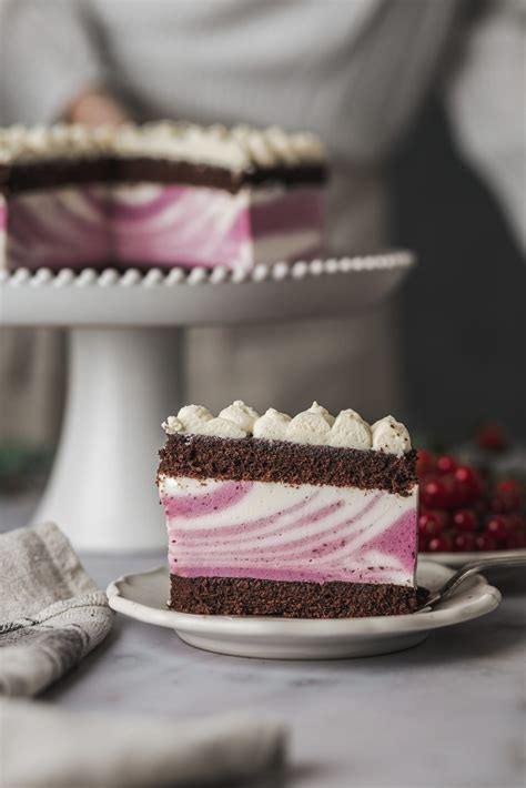 Šviežios uogos tortui