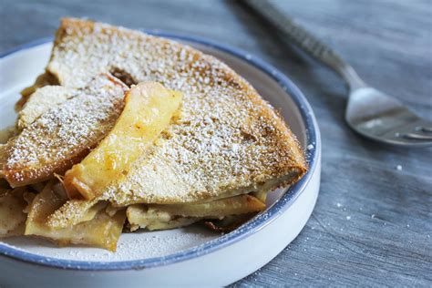 Orkaitėje keptas blynas su obuoliais