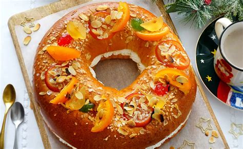 Ispanijos Roscón de Reyes su cukruotais vaisiais